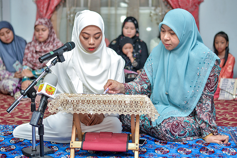 Wanita Iban lafaz Dua Kalimah Syahadah » Media Permata Online