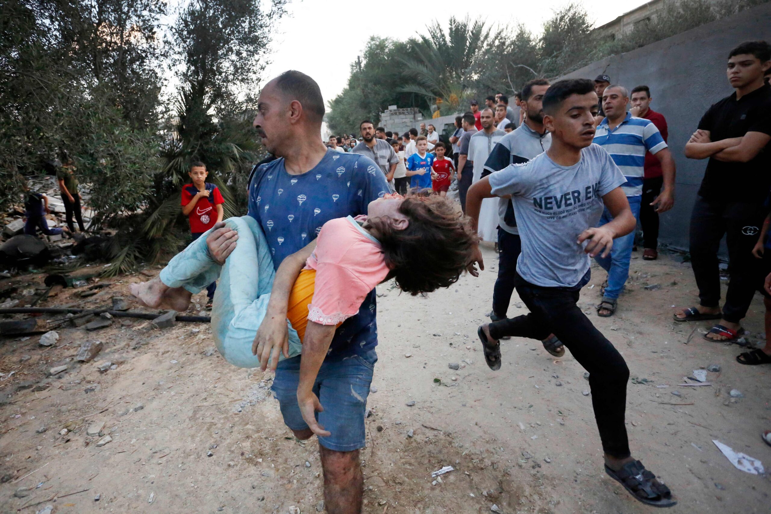 Hari Ke-8: 300 Maut, 800 Cedera Akibat Serangan Israel Di Gaza | Media ...