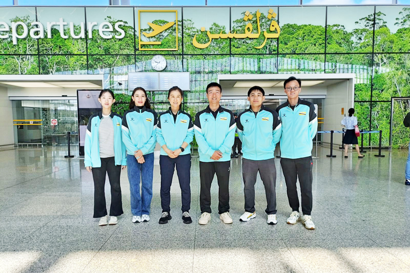 Four national wushu athletes left for Hong Kong